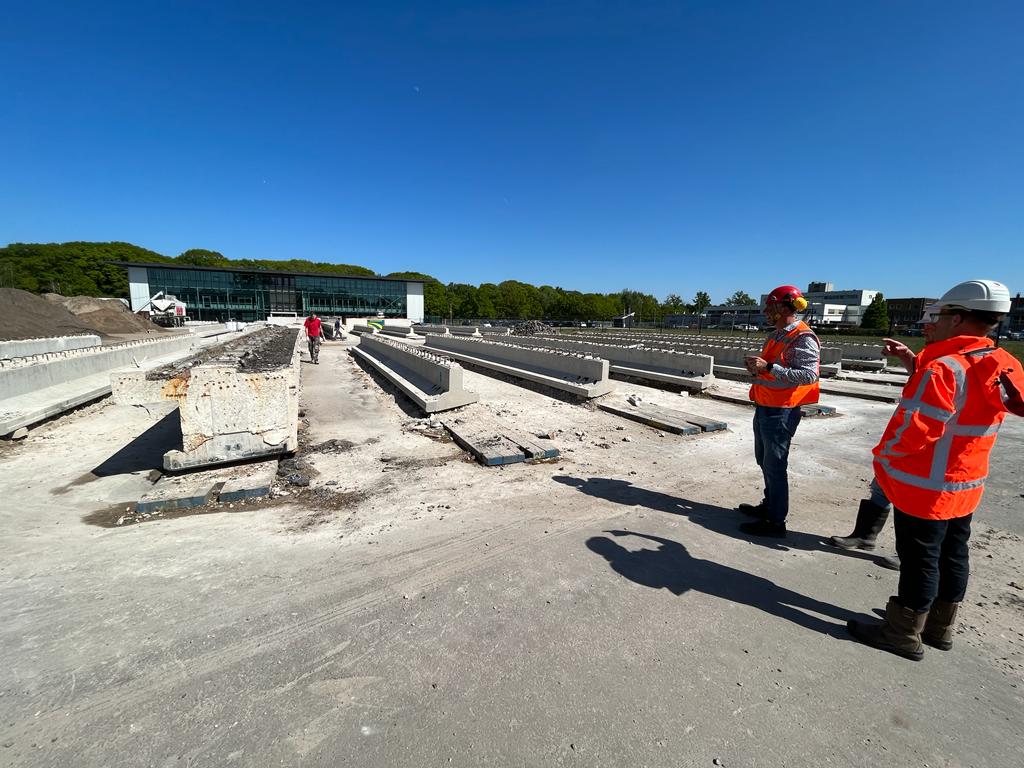 Bij consortium Liggers 2.0 worden betonnen liggers van een viaduct uit Groningen klaar gemaakt voor hergebruik